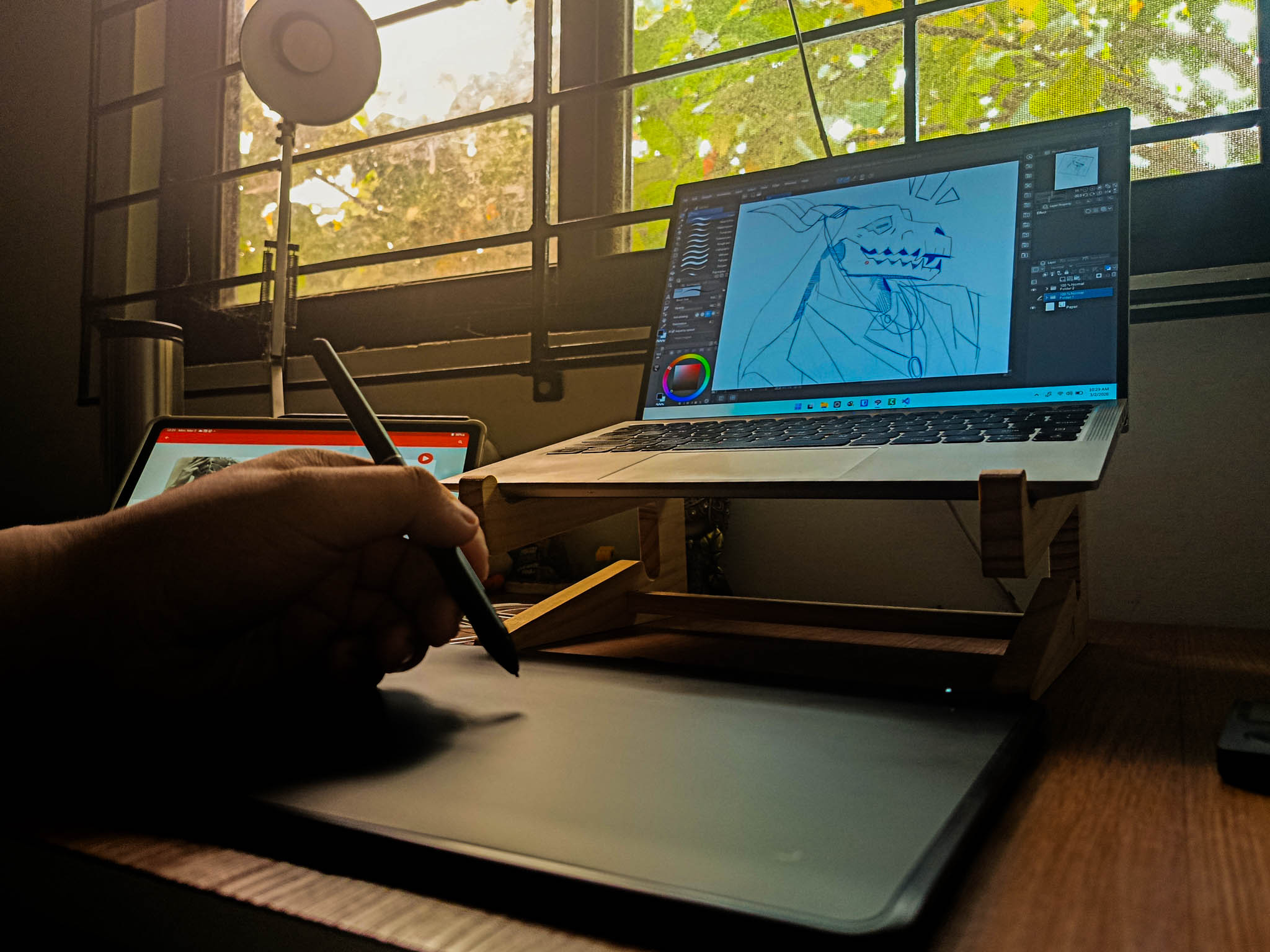 Drawing with the Inspiroy Frego M connected to my laptop